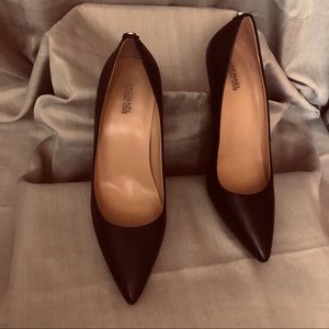 New! Michael Kors Black pumps